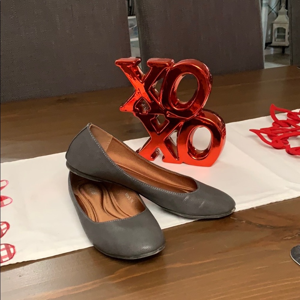 2 for $10 Flats